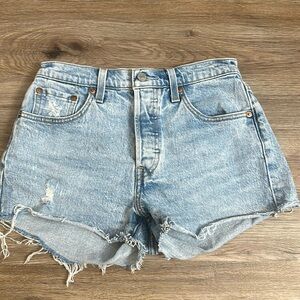 Levi denim shorts! Size 25